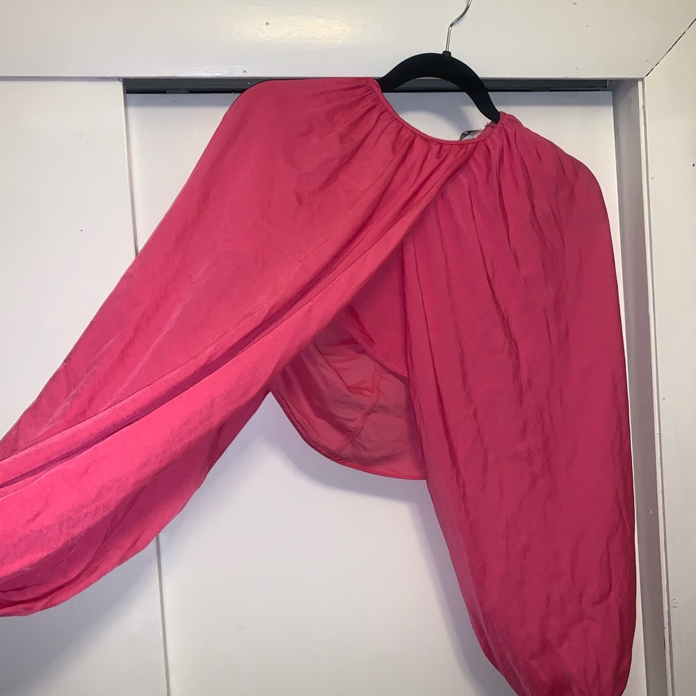 NWT hot pink Zara crop top with oversized sleeves